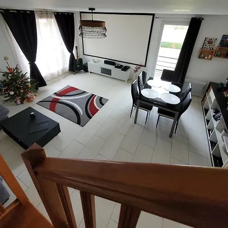 Duplex Proche Avec Ecran Cinema Appartement